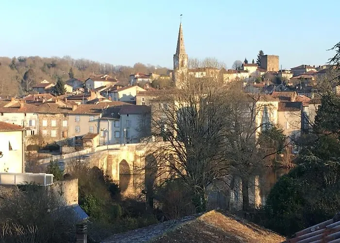 L'ancienne Forge - A Stylish Medieval Holiday home Confolens