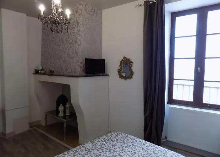 L'ancienne Forge - A Stylish Medieval Holiday home Confolens